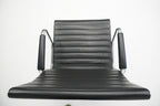 Vitra Eames Alu Chair EA119 mit hohem Rücken Leder nero