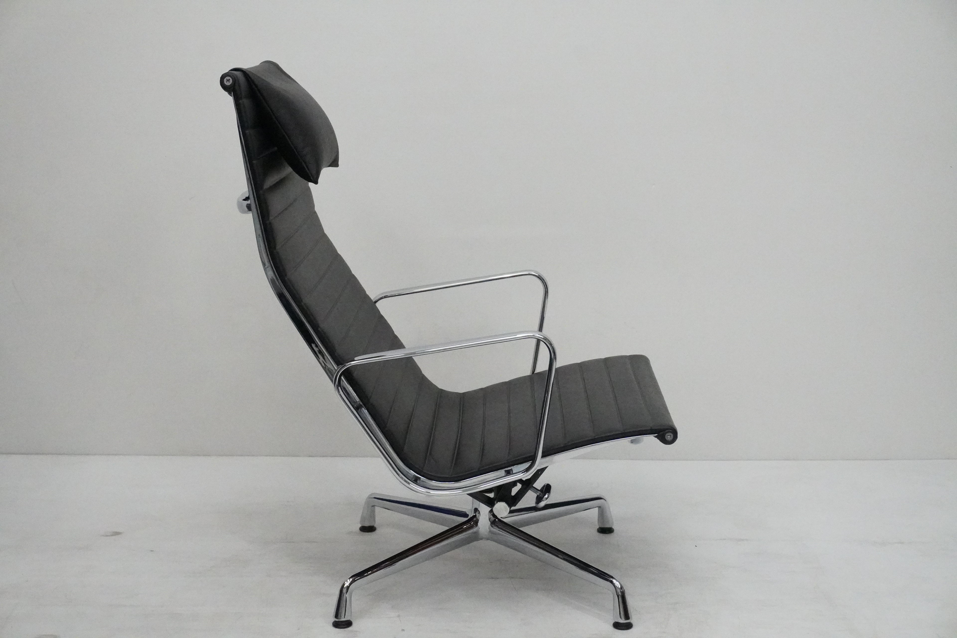 Vitra Eames Aluminium Chair Lounge EA124
