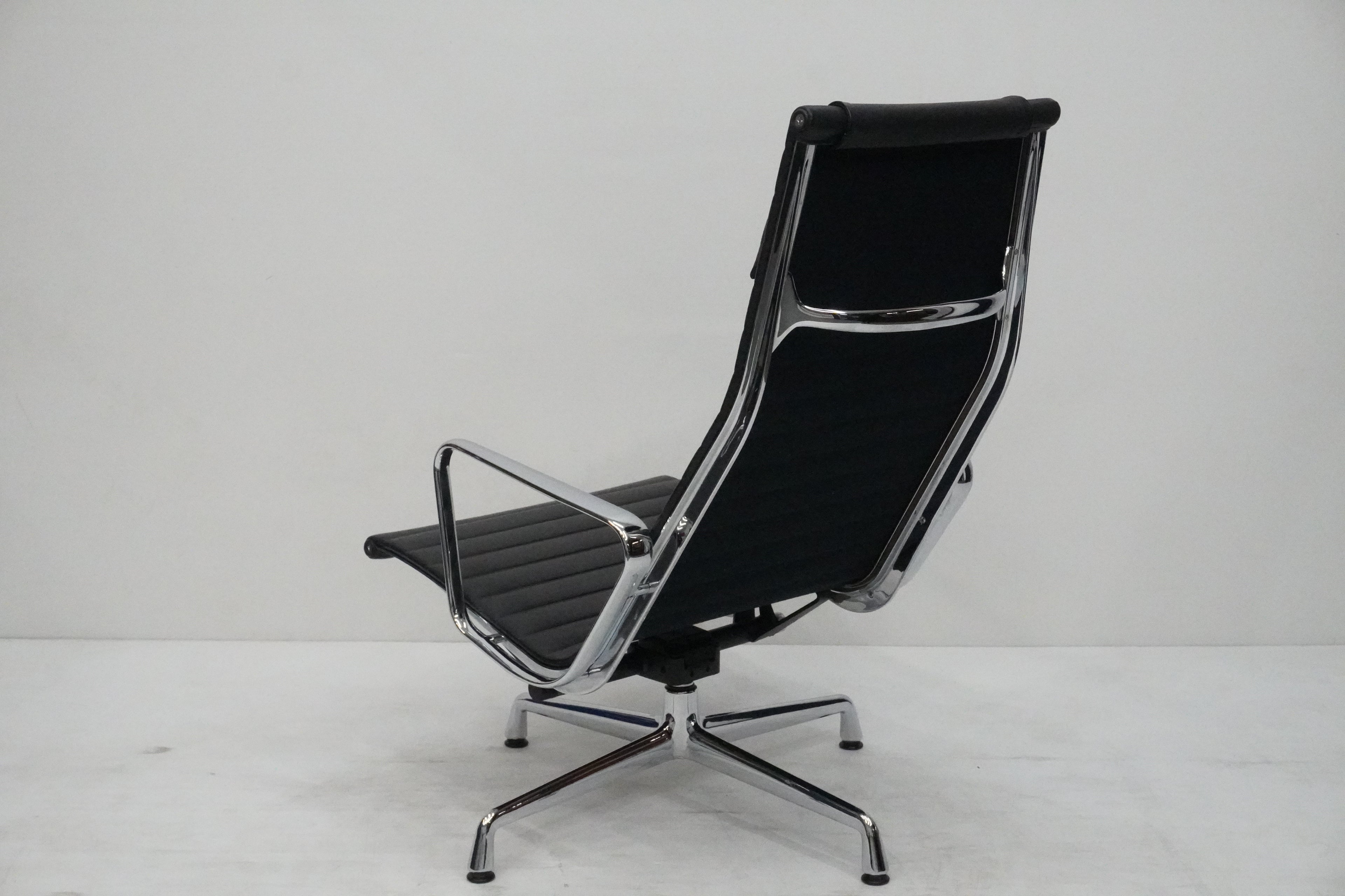 Vitra Eames Aluminium Chair Lounge EA124