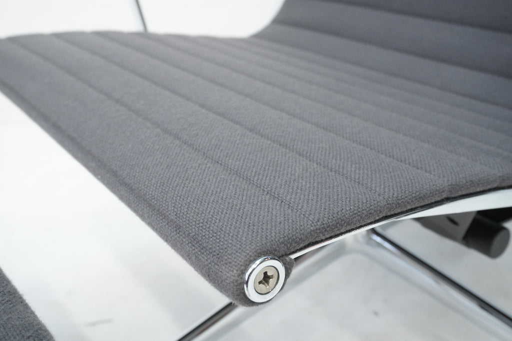 Vitra Eames Aluminium Chair Lounge EA124 & EA125 Hopsak grau