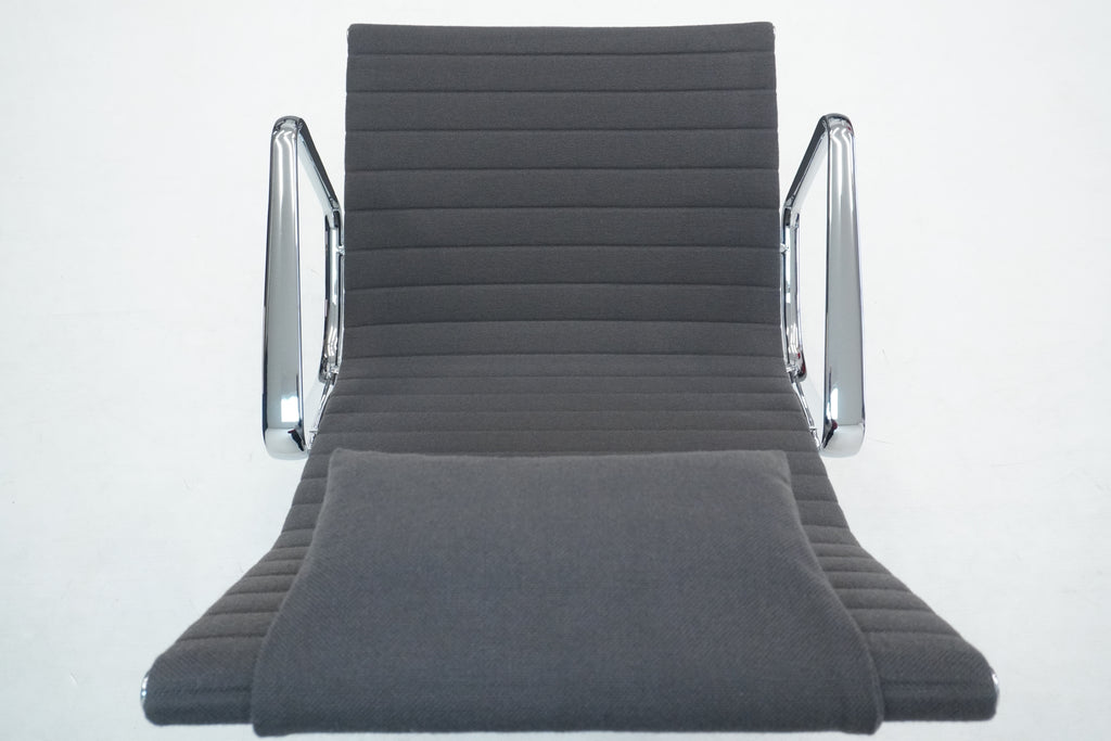 Vitra Eames Aluminium Chair Lounge EA124 & EA125 Hopsak grau
