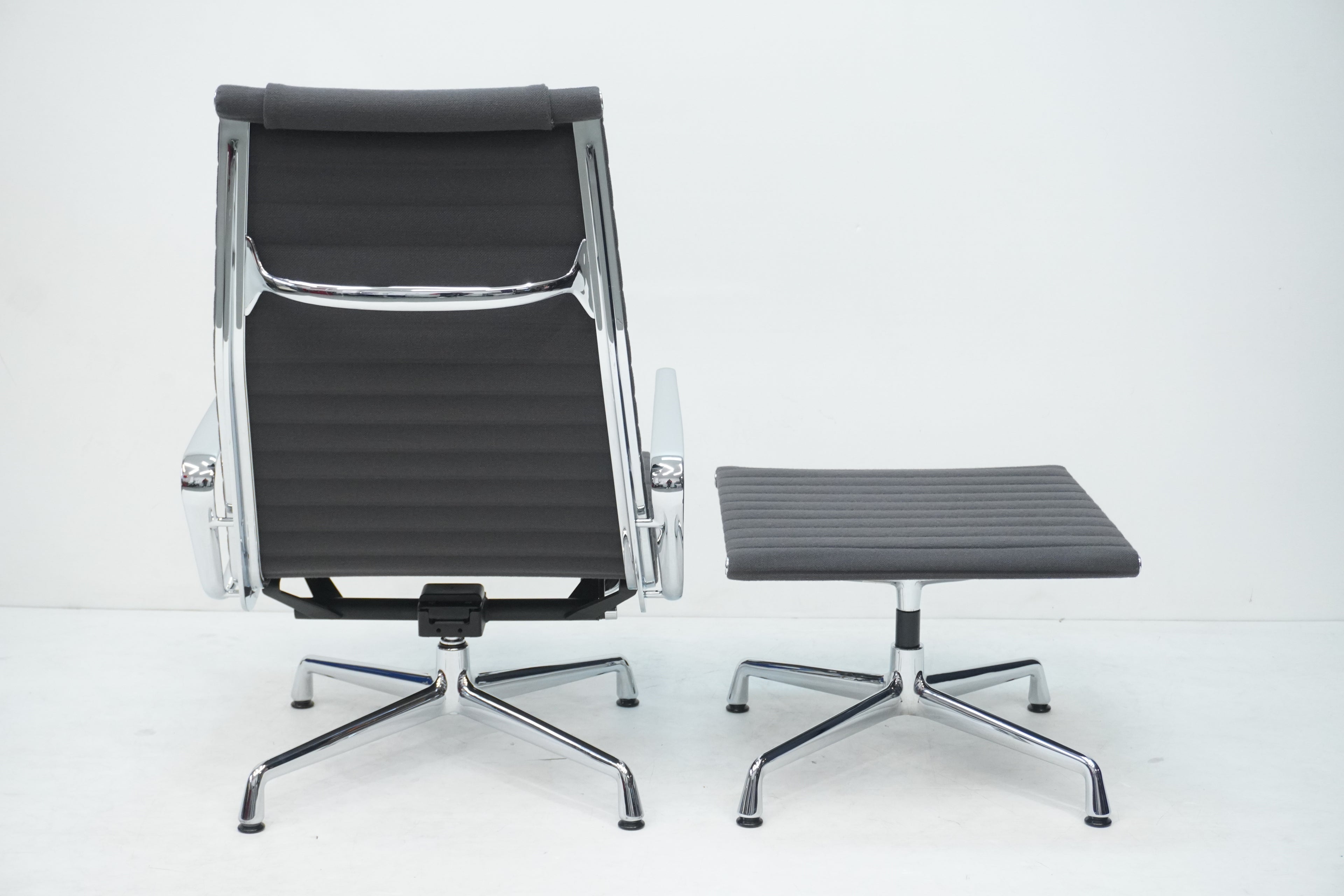 Vitra Eames Aluminium Chair Lounge EA124 & EA125 Hopsak grau