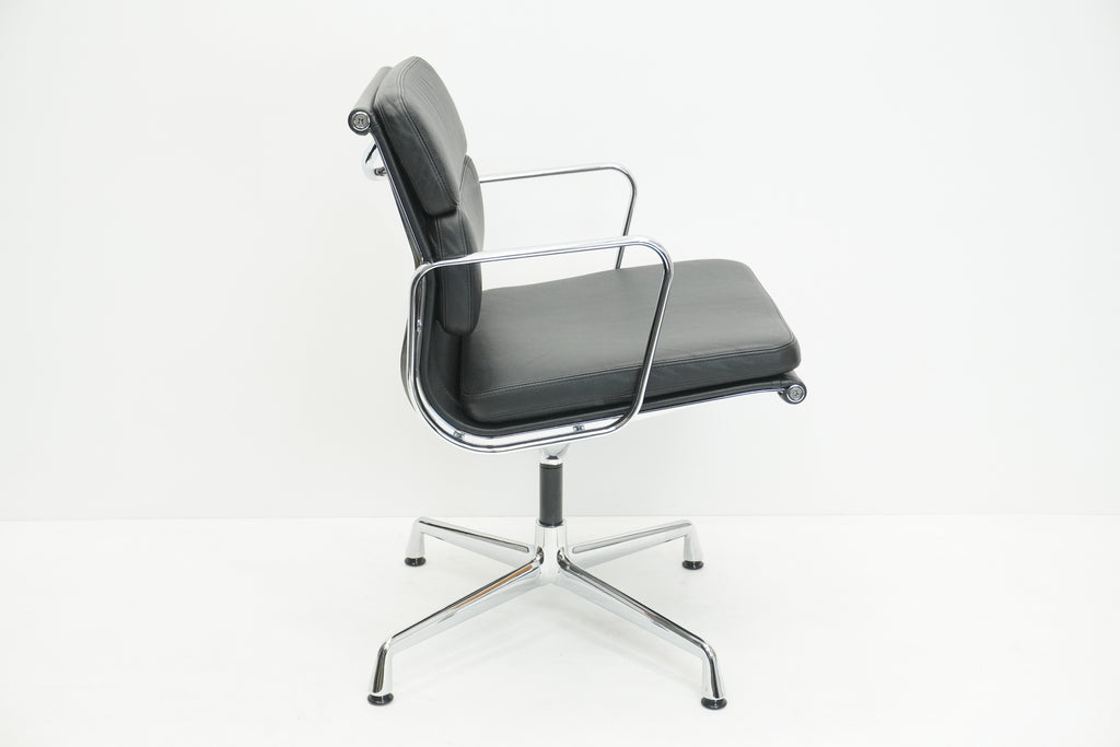Vitra Eames Soft Pad EA208 Leder nero