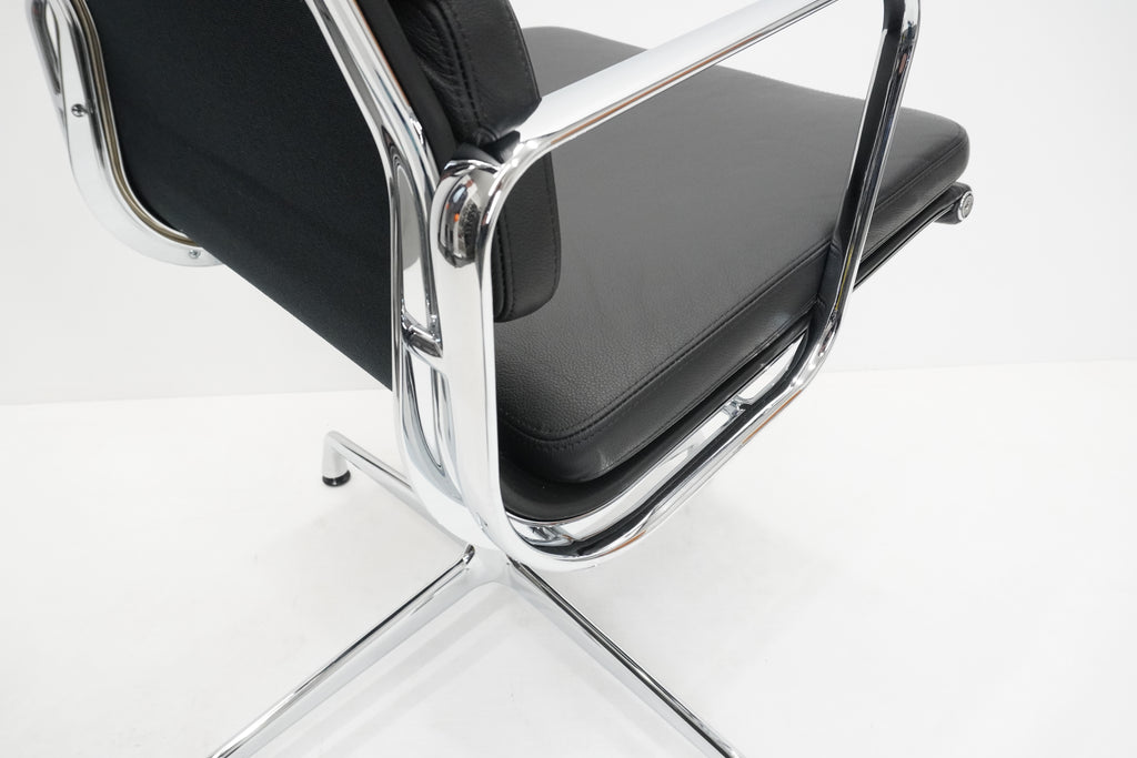 Vitra Eames Soft Pad EA208 Leder nero