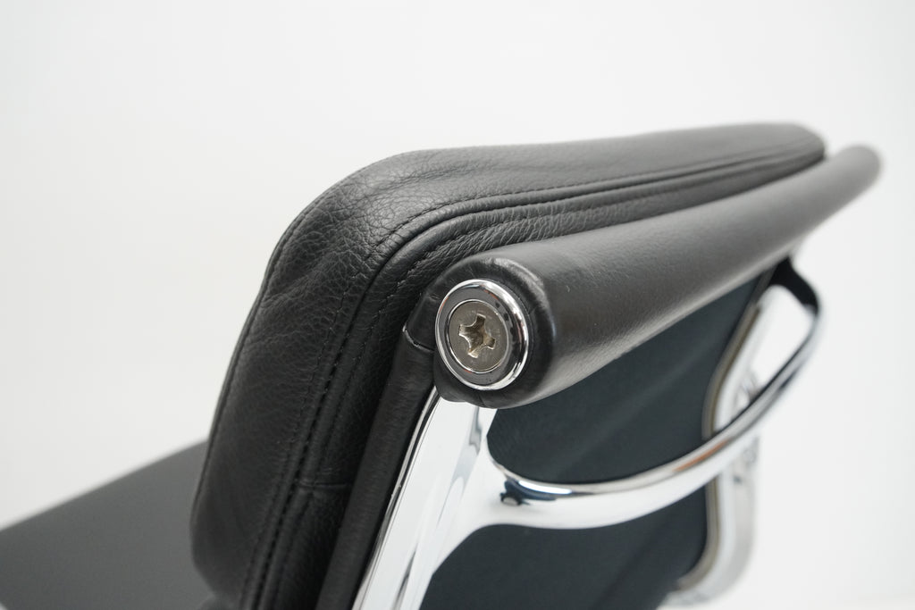 Vitra Eames Soft Pad EA208 Leder nero