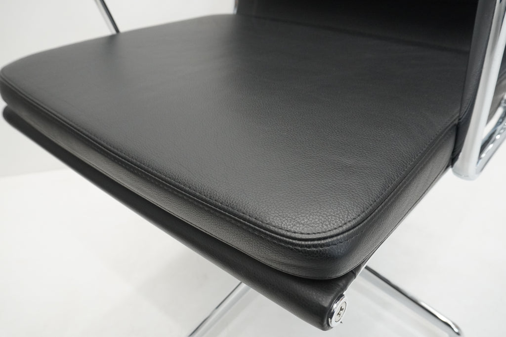 Vitra Eames Soft Pad EA208 Leder nero