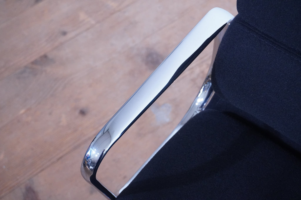 Vitra Eames Alu Chair EA208 Stoff schwarz