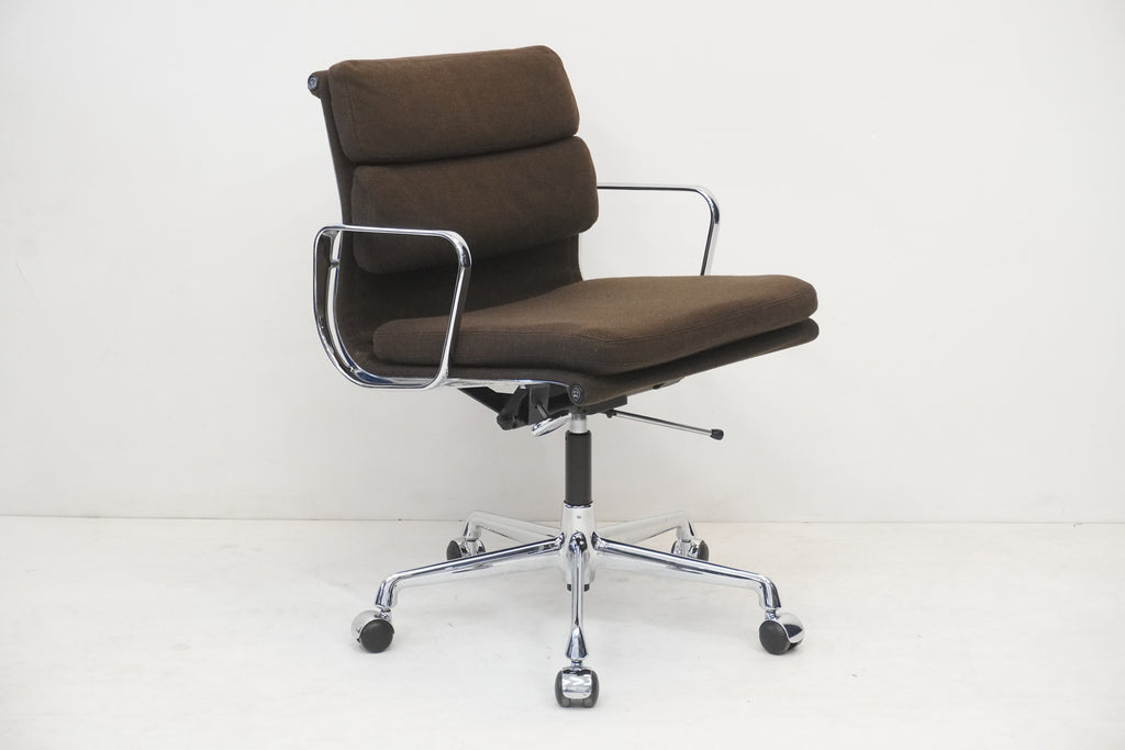 Vitra Eames Alu Chair EA217 Hopsak braun