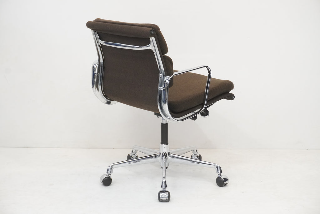 Vitra Eames Alu Chair EA217 Hopsak braun