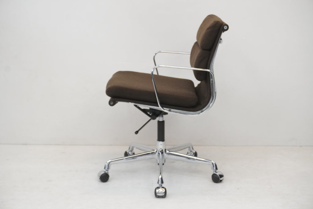 Vitra Eames Alu Chair EA217 Hopsak braun