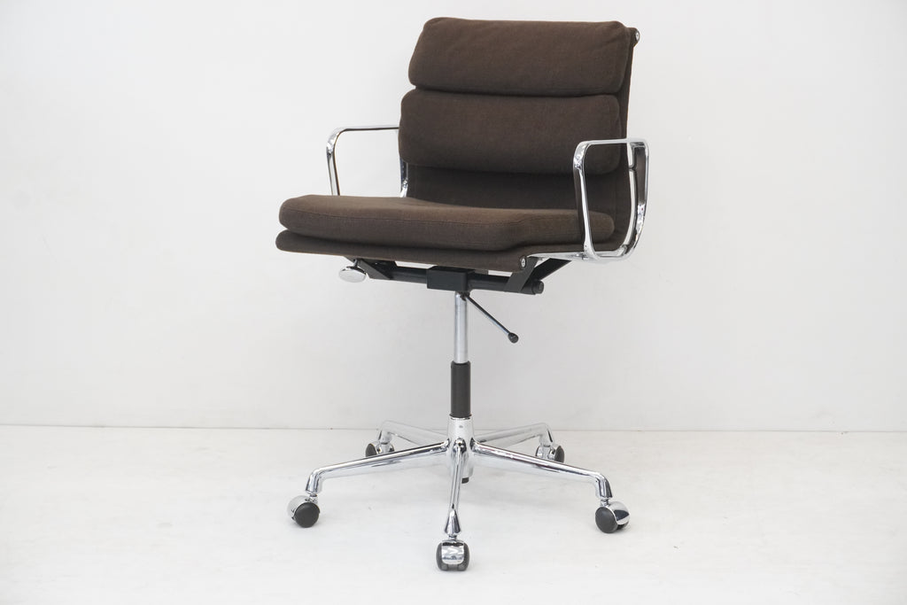 Vitra Eames Alu Chair EA217 Hopsak braun