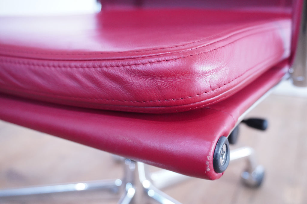 Vitra Eames Soft Pad Chair EA217 Leder rot