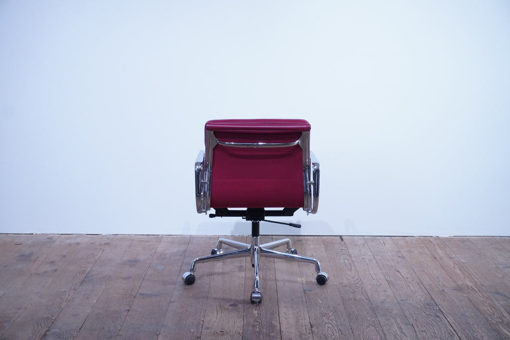 Vitra Eames Soft Pad Chair EA217 Leder rot