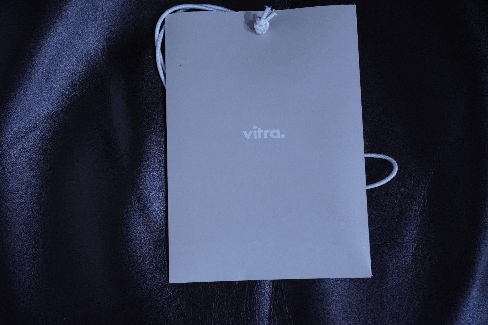 Vitra Soft Pad EA219 Leder chocolate Kontrastnaht