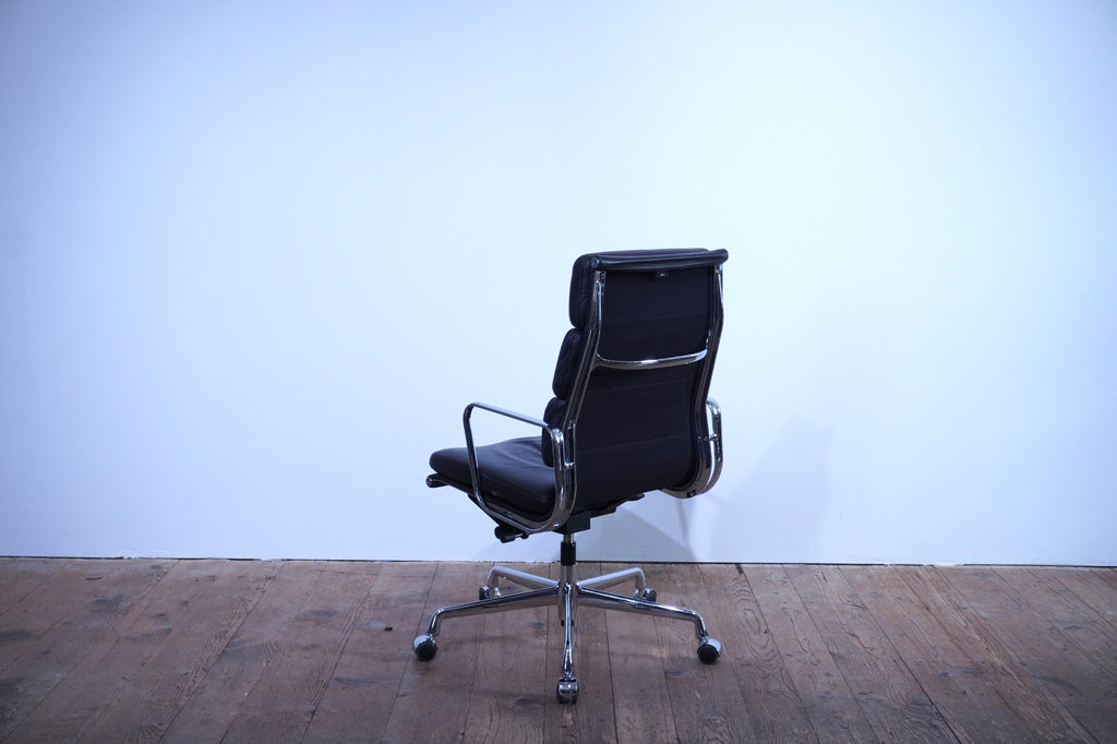 Vitra Soft Pad EA219 Leder chocolate Kontrastnaht