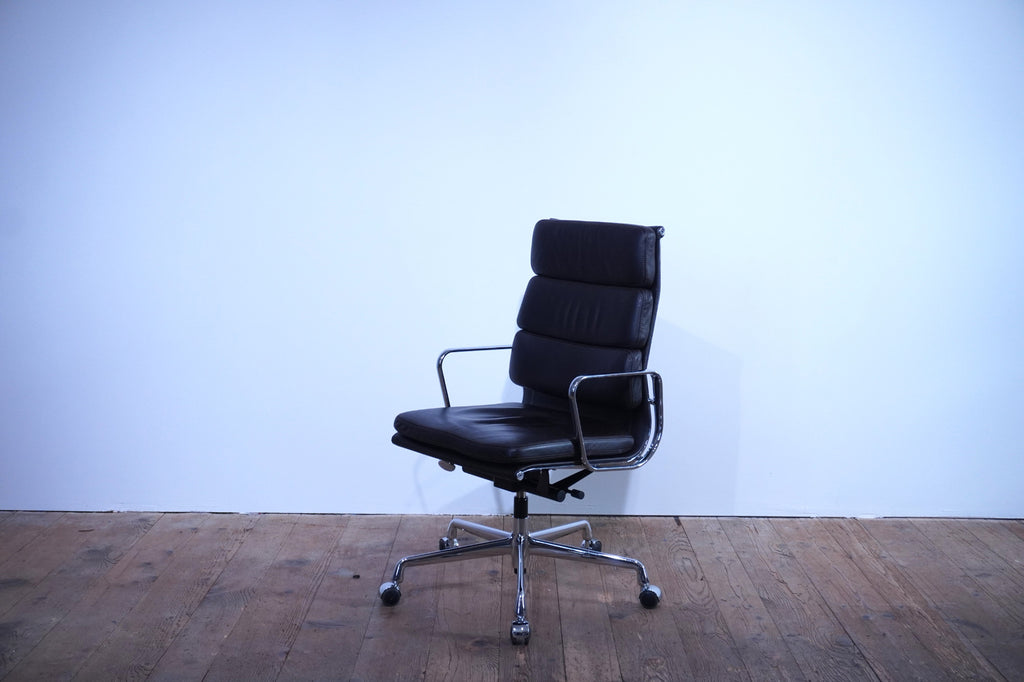 Vitra Soft Pad EA219 Leder chocolate Kontrastnaht