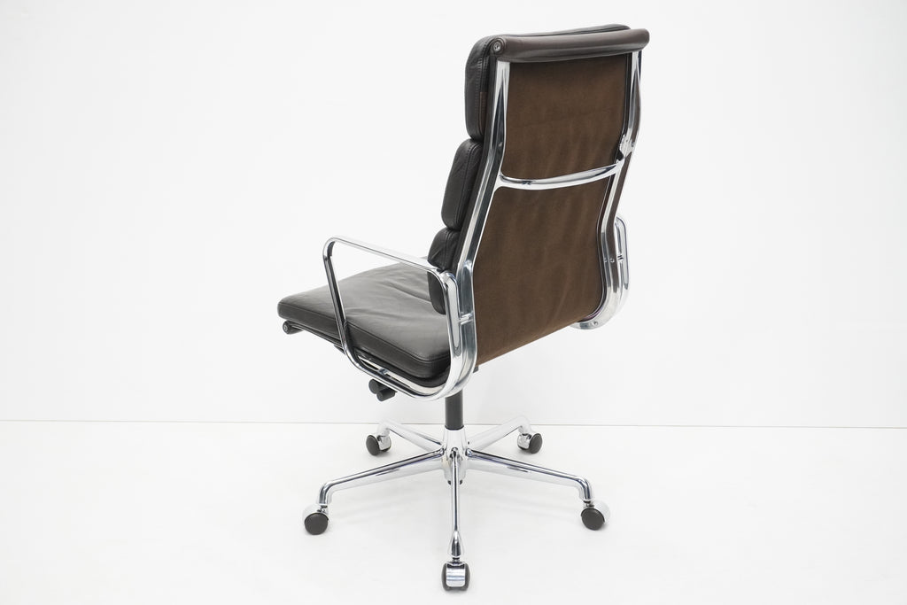 Vitra Soft Pad EA219 Leder chocolate