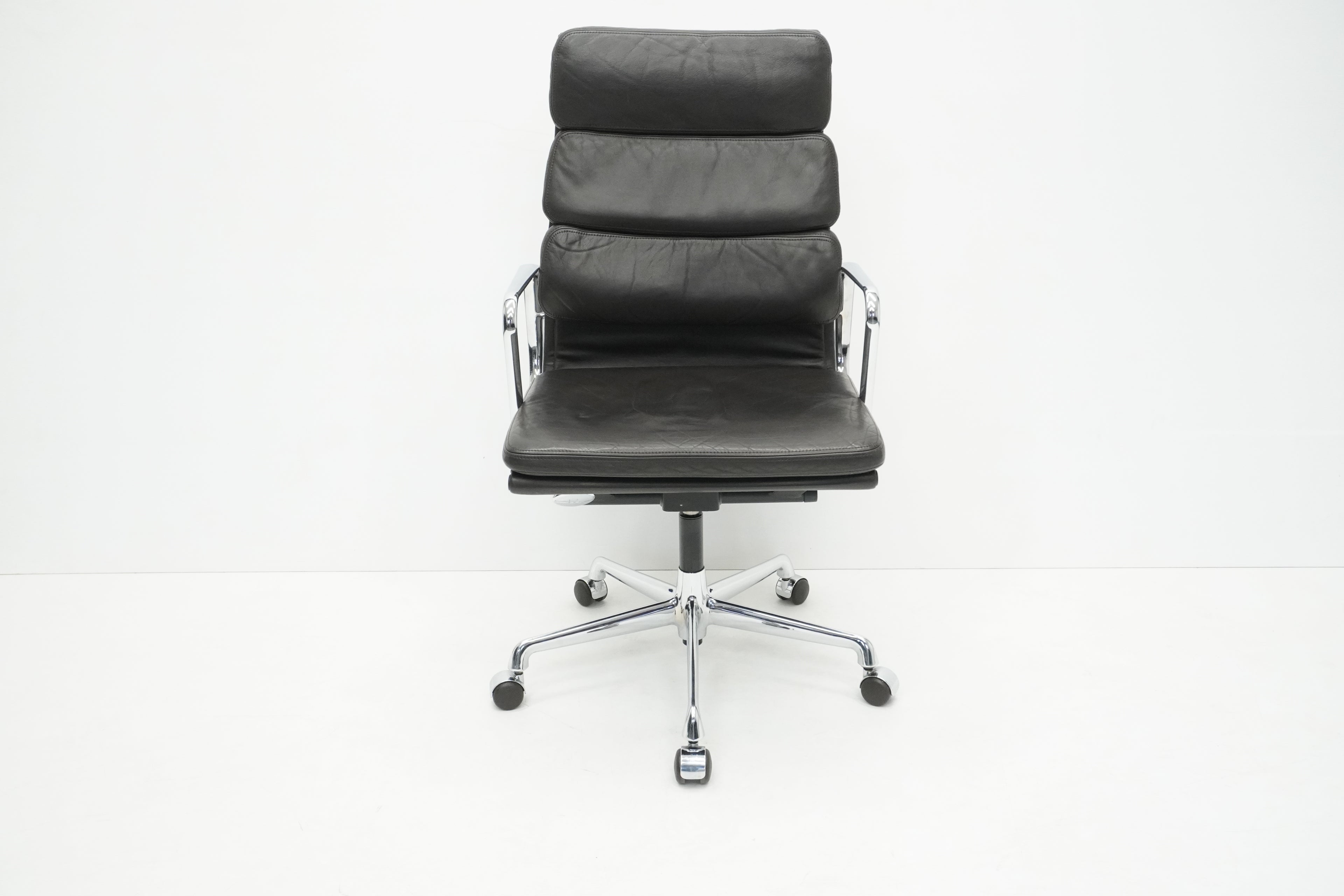 Vitra Soft Pad EA219 Leder chocolate