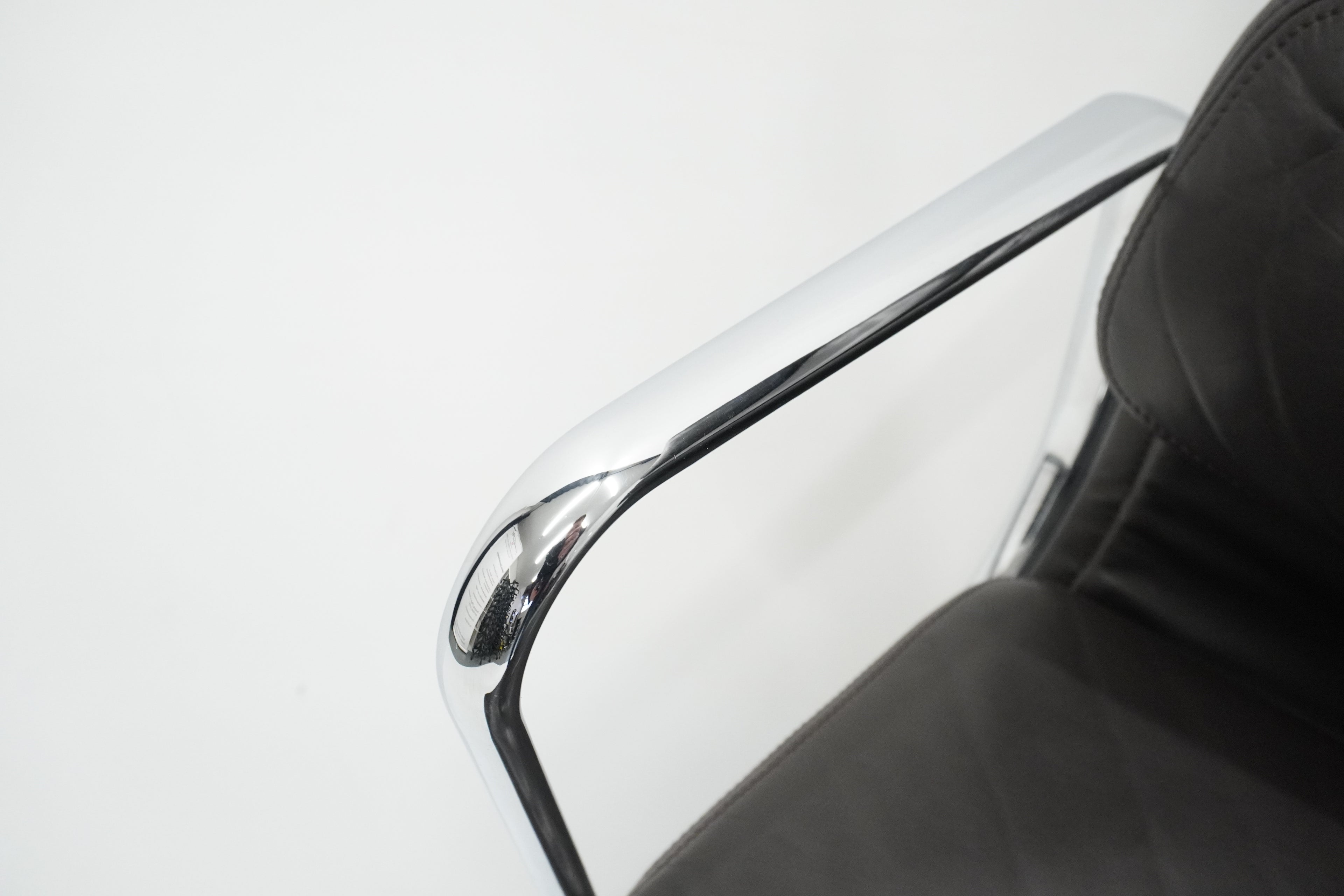 Vitra Soft Pad EA219 Leder chocolate