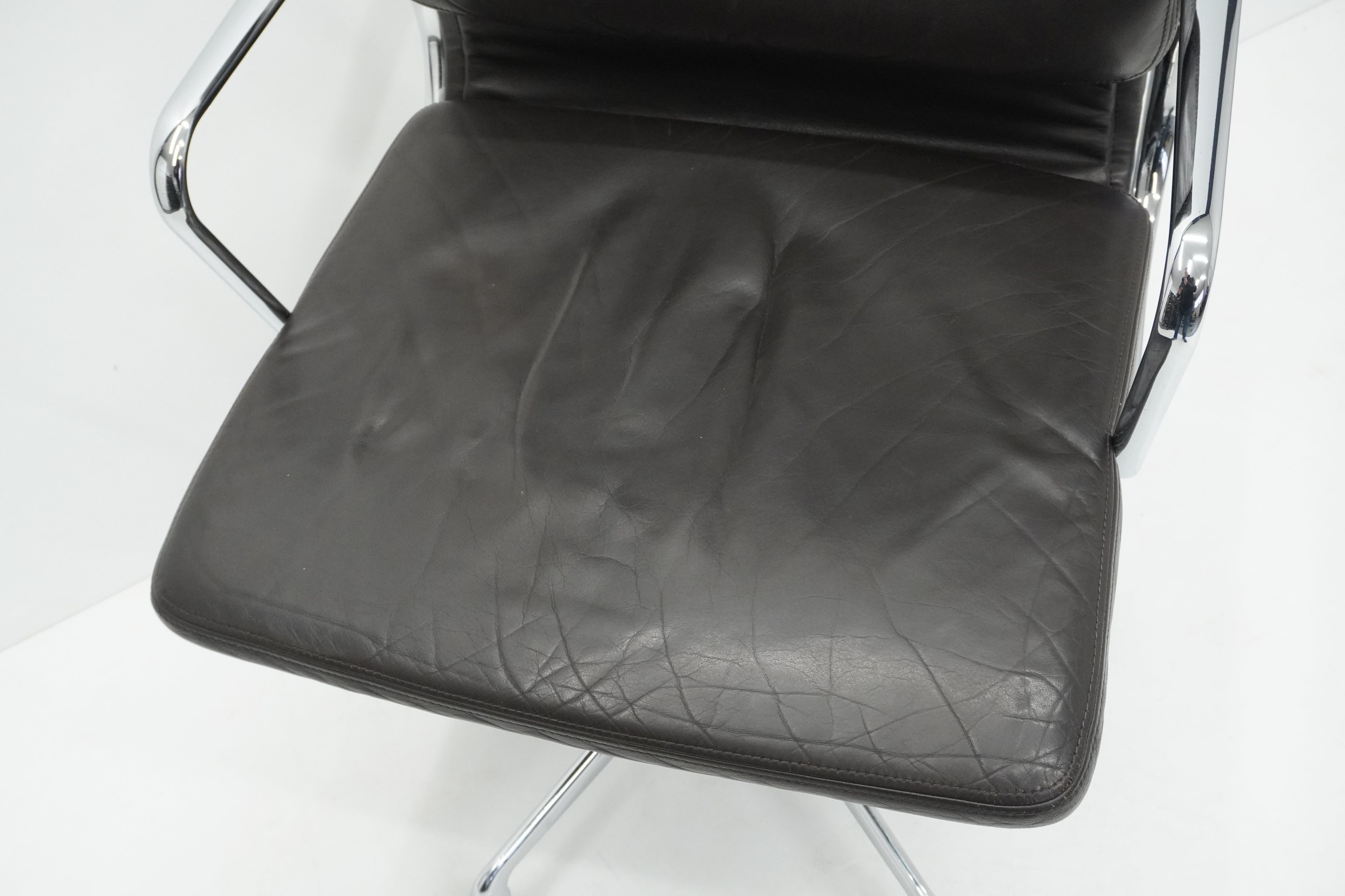 Vitra Soft Pad EA219 Leder chocolate