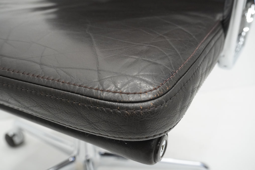 Vitra Soft Pad EA219 Leder chocolate