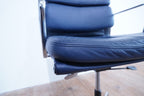 Vitra Eames Soft Pad EA219 Leder dunkelblau