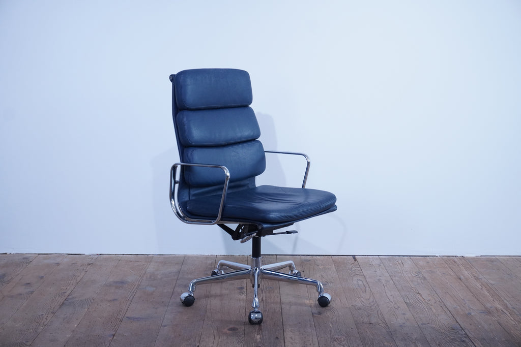 Vitra Eames Soft Pad EA219 Leder dunkelblau