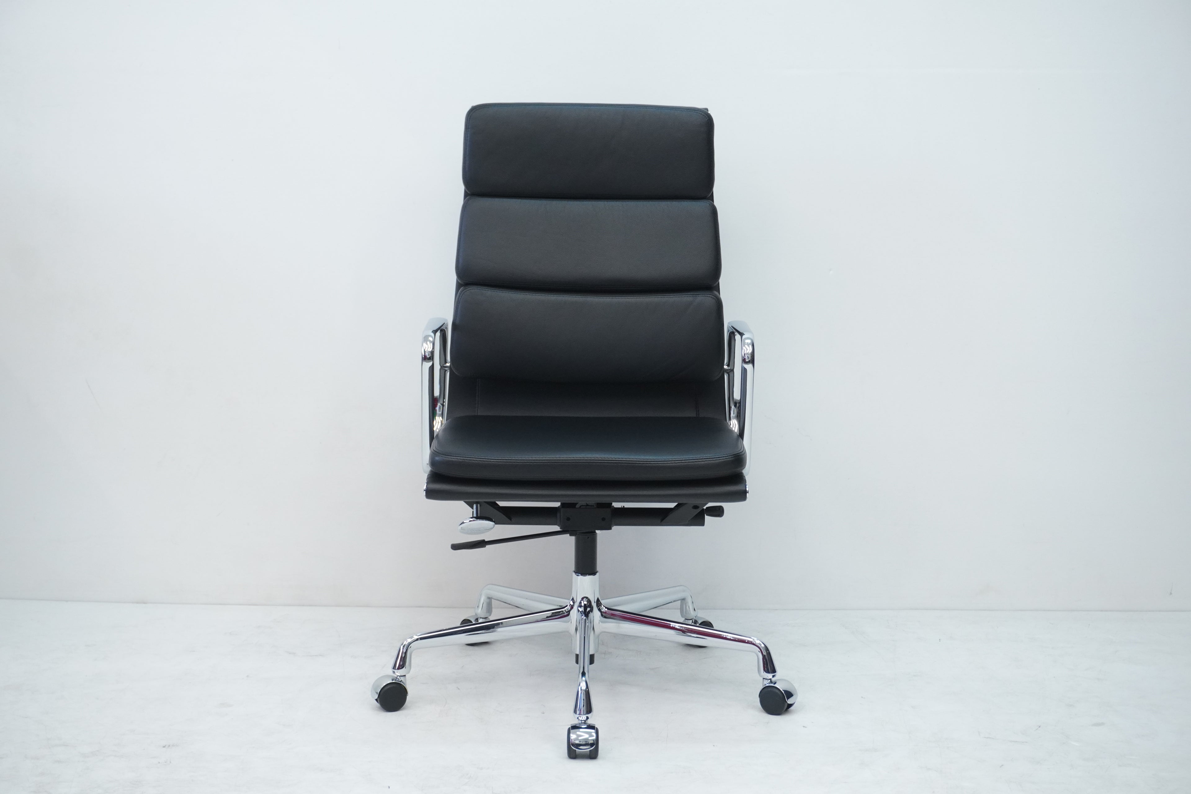 Vitra Eames Soft Pad EA219 Leder nero