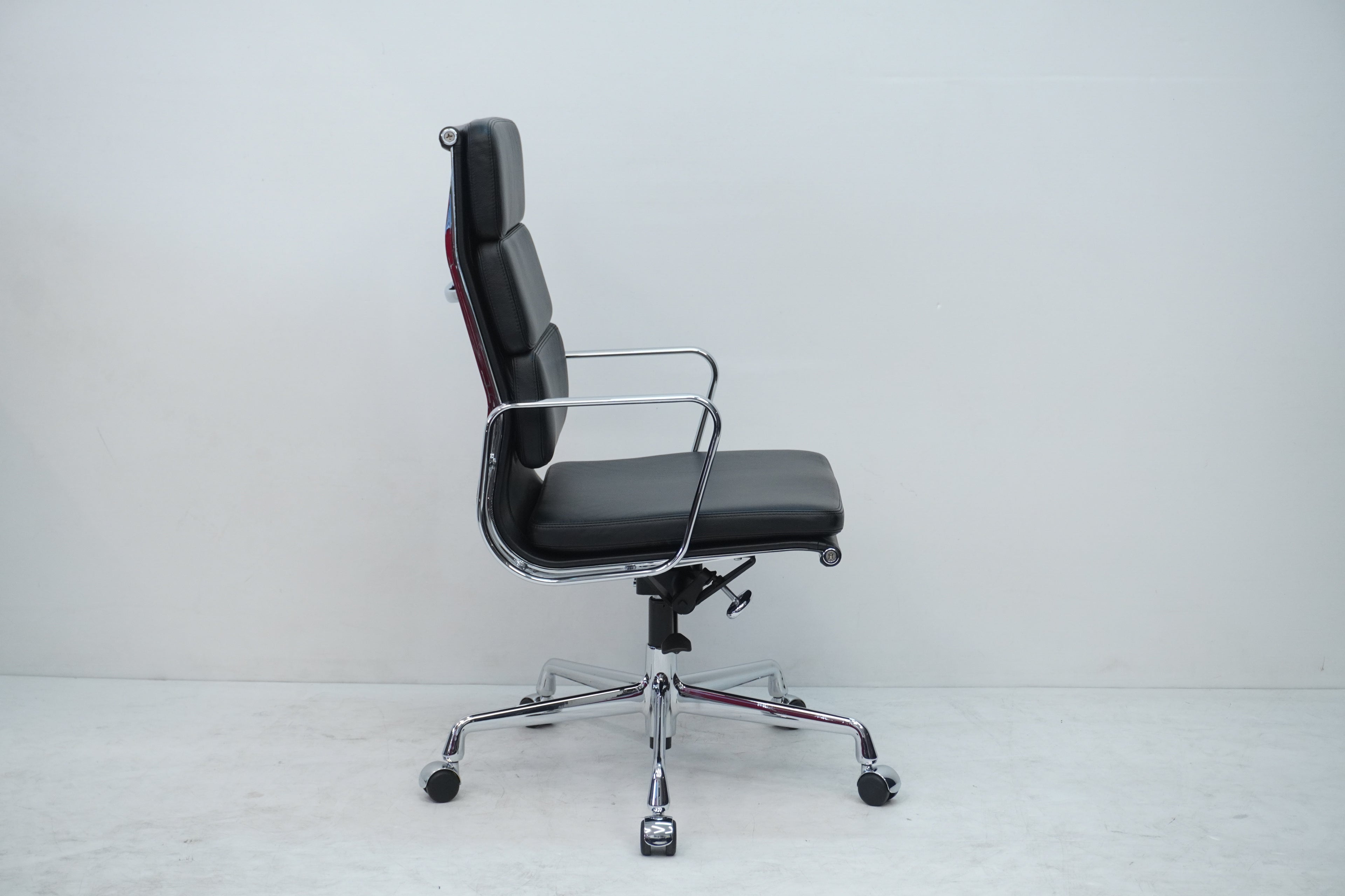 Vitra Eames Soft Pad EA219 Leder nero
