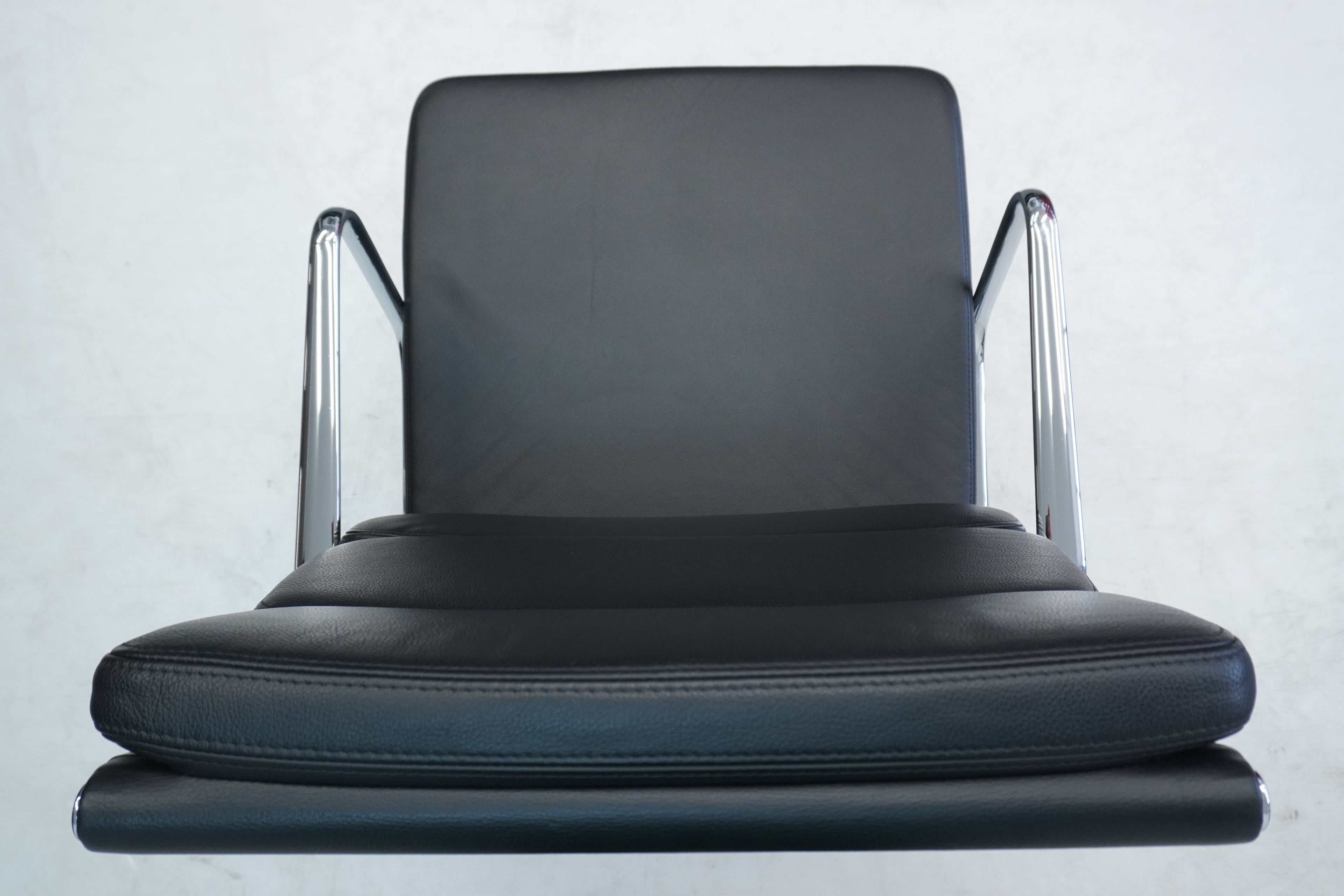 Vitra Eames Soft Pad EA219 Leder nero