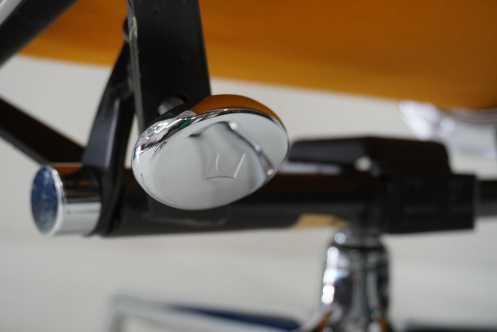 Vitra Eames Soft Pad Lounge Chair EA222 goldgelb