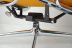 Vitra Eames Soft Pad Lounge Chair EA222 goldgelb