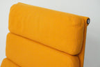 Vitra Eames Soft Pad Lounge Chair EA222 goldgelb