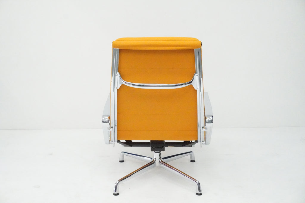 Vitra Eames Soft Pad Lounge Chair EA222 goldgelb