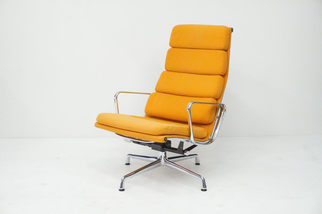 Vitra Eames Soft Pad Lounge Chair EA222 goldgelb