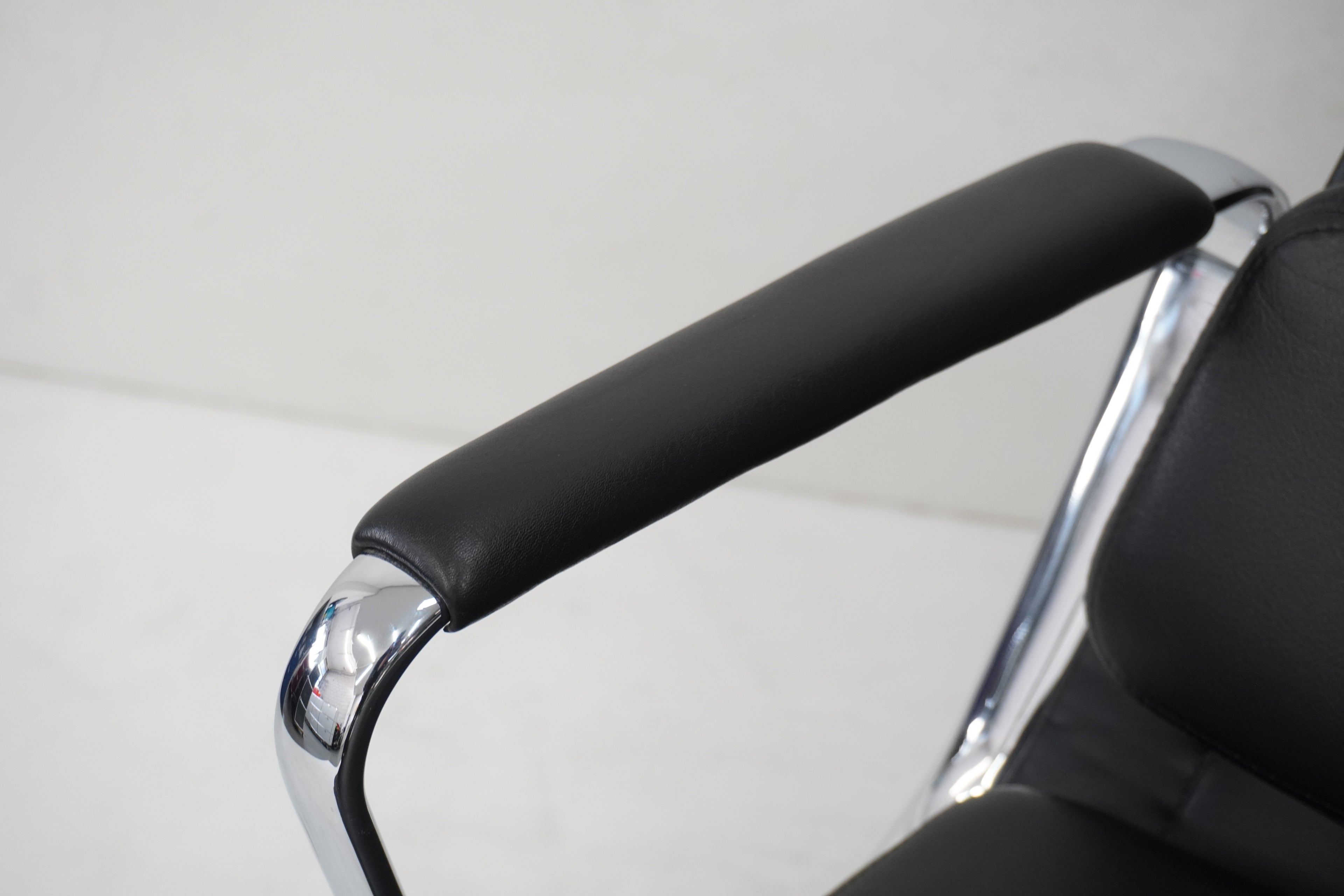 Vitra Eames Soft Pad Lounge Chair EA222
