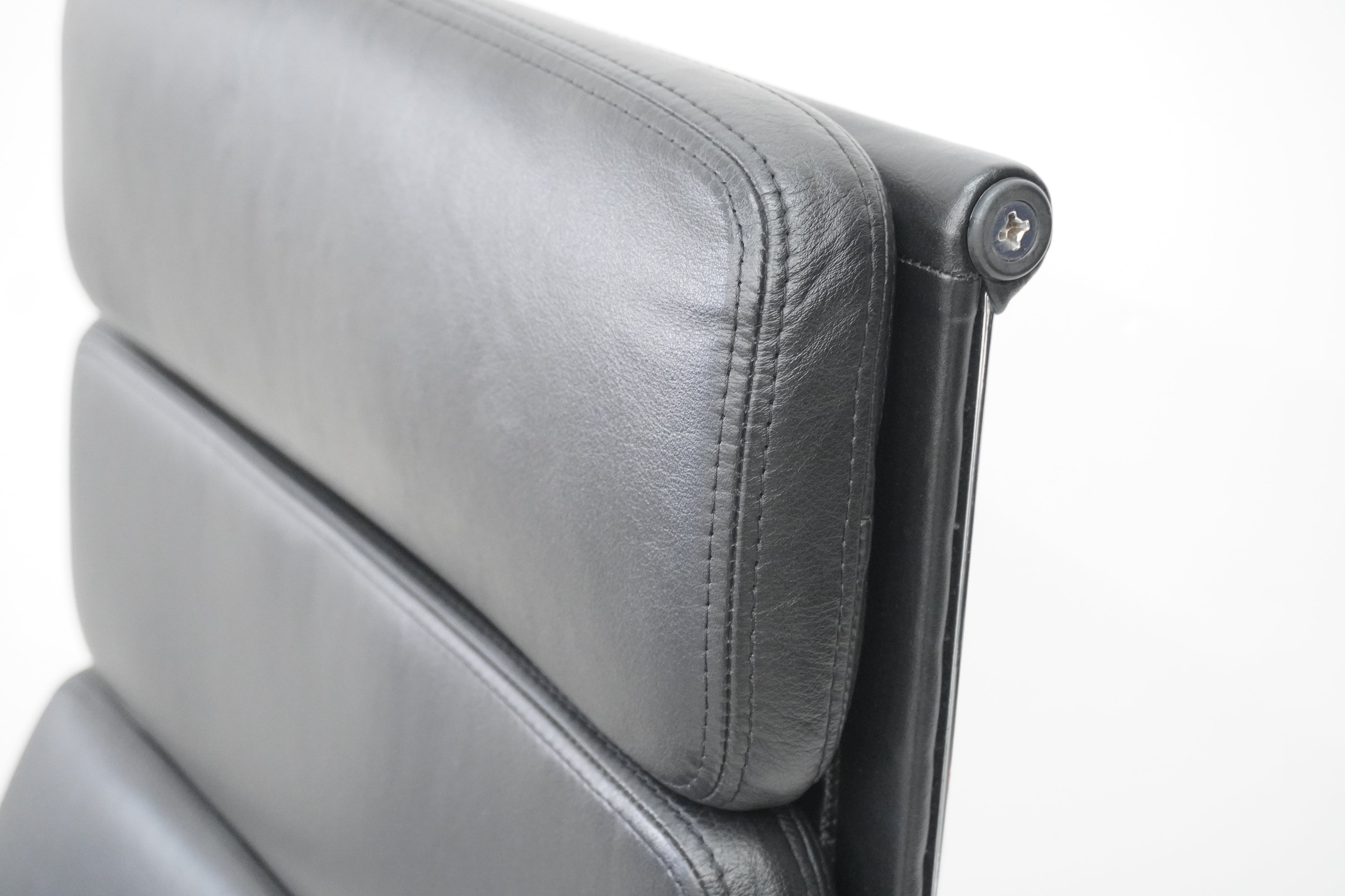 Vitra Eames Soft Pad Lounge Chair EA222