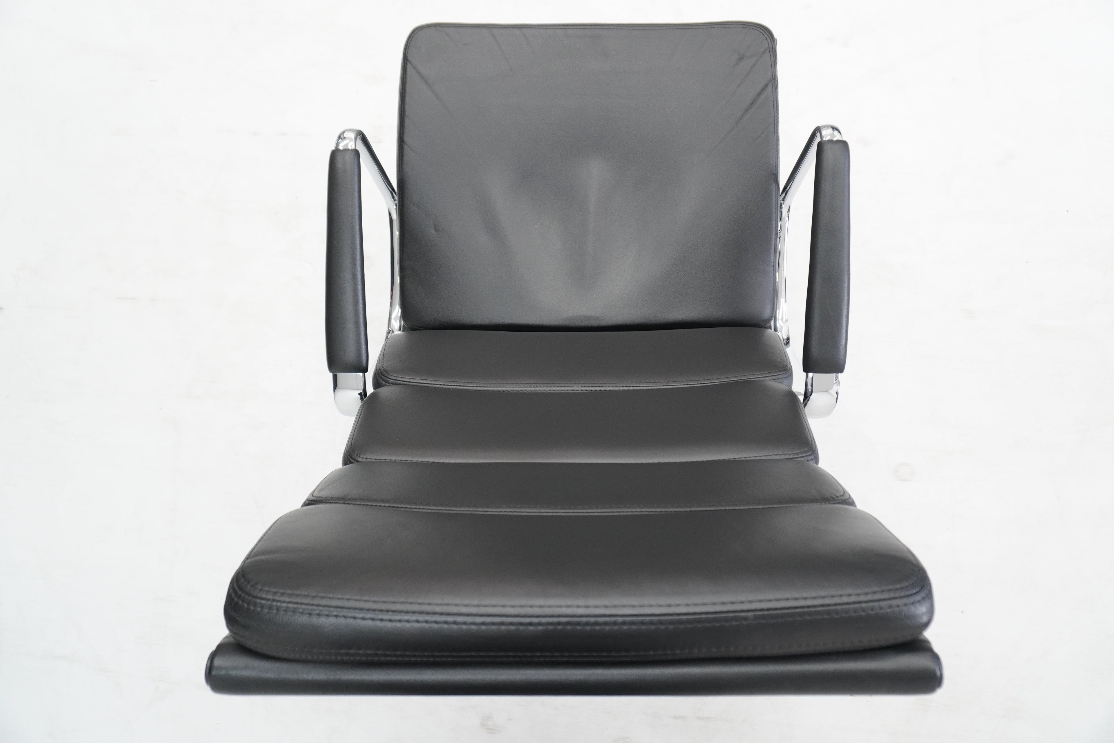 Vitra Eames Soft Pad Lounge Chair EA222