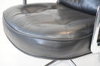 Vitra Eames Lobby Chair ES104 nero