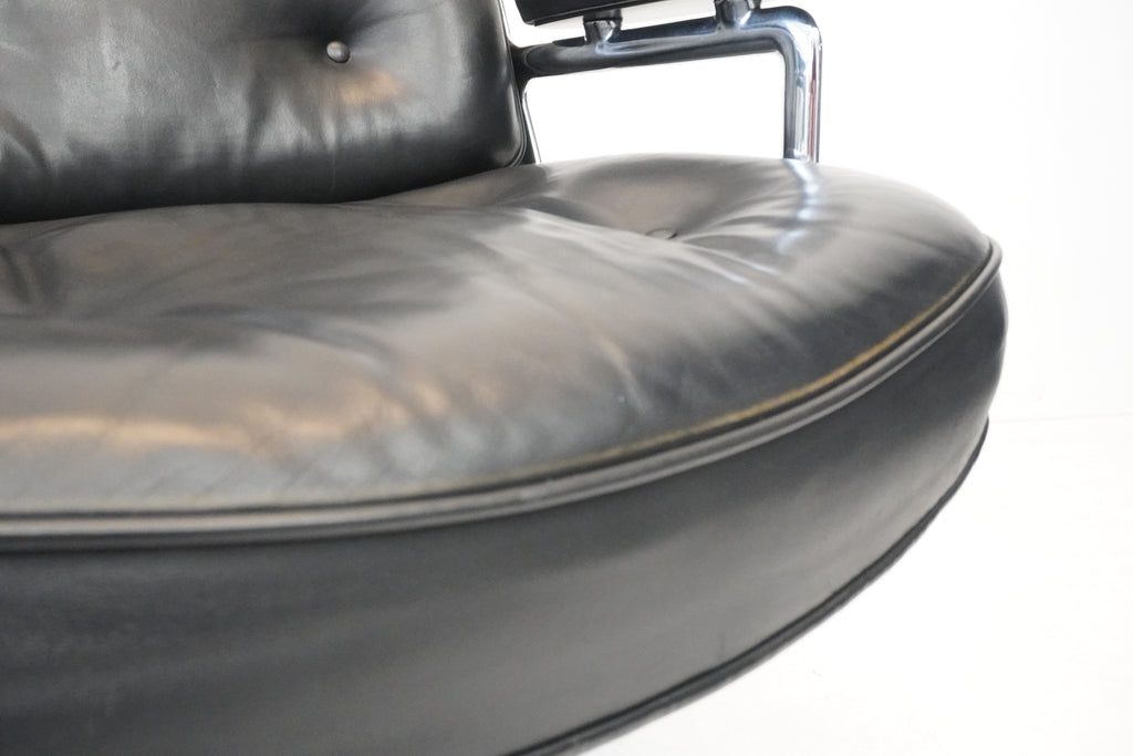 Vitra Eames Lobby Chair ES104 nero