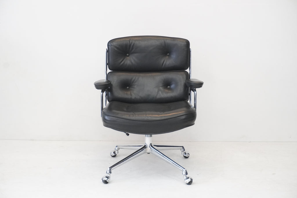 Vitra Eames Lobby Chair ES104 nero