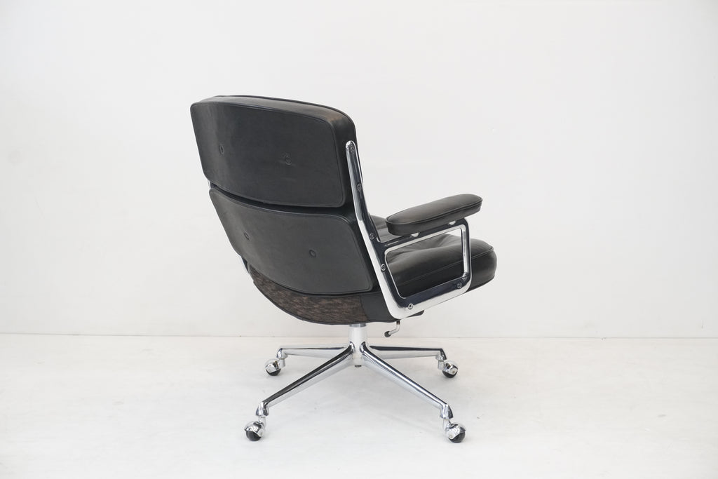 Vitra Eames Lobby Chair ES104 nero