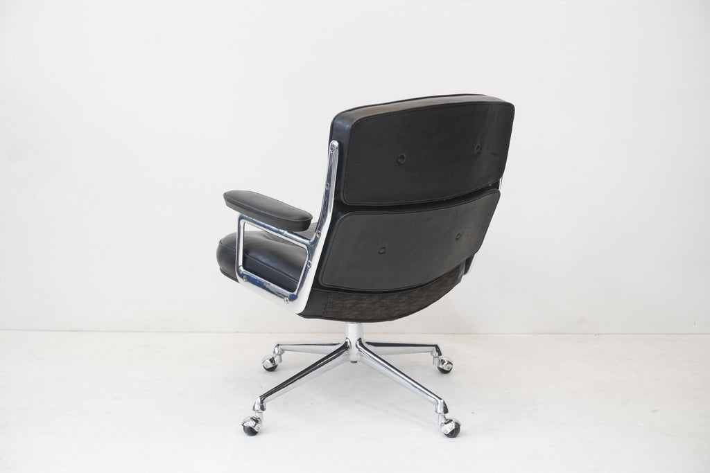 Vitra Eames Lobby Chair ES104 nero