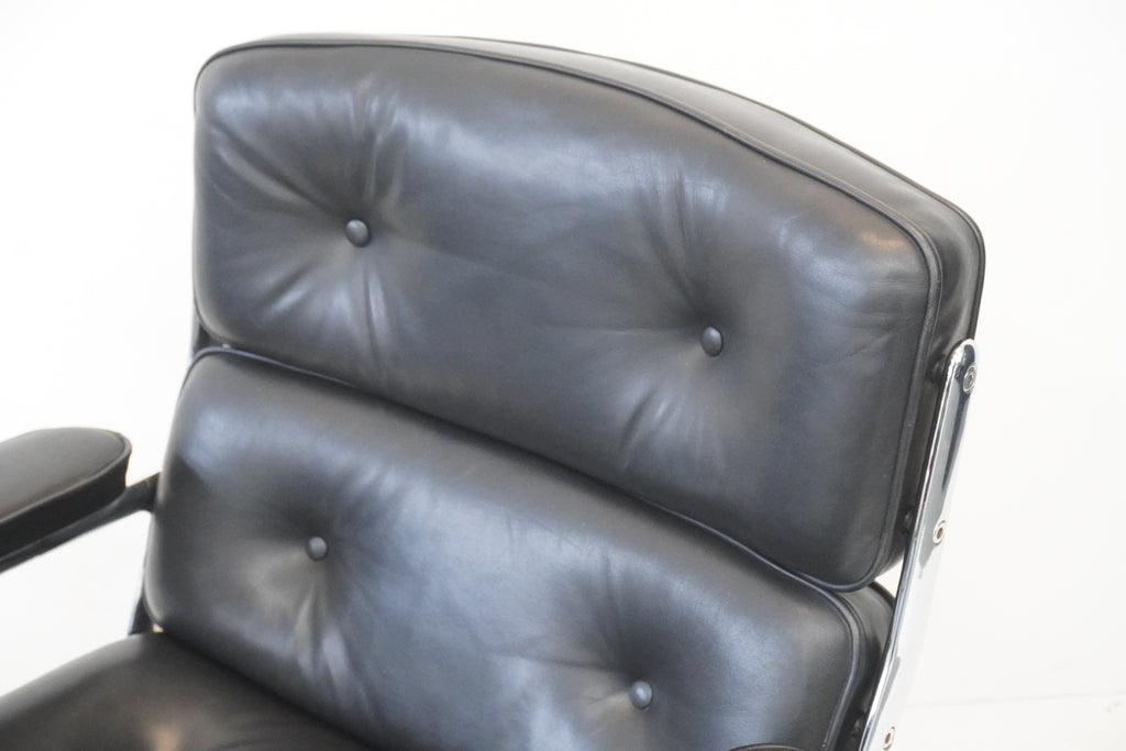 Vitra Eames Lobby Chair ES104 nero