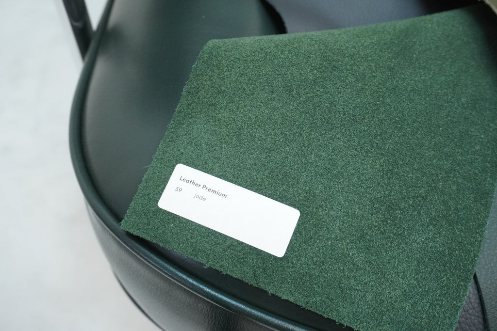 Vitra Eames Lobby Chair ES105 Time Life Chair Leder jade