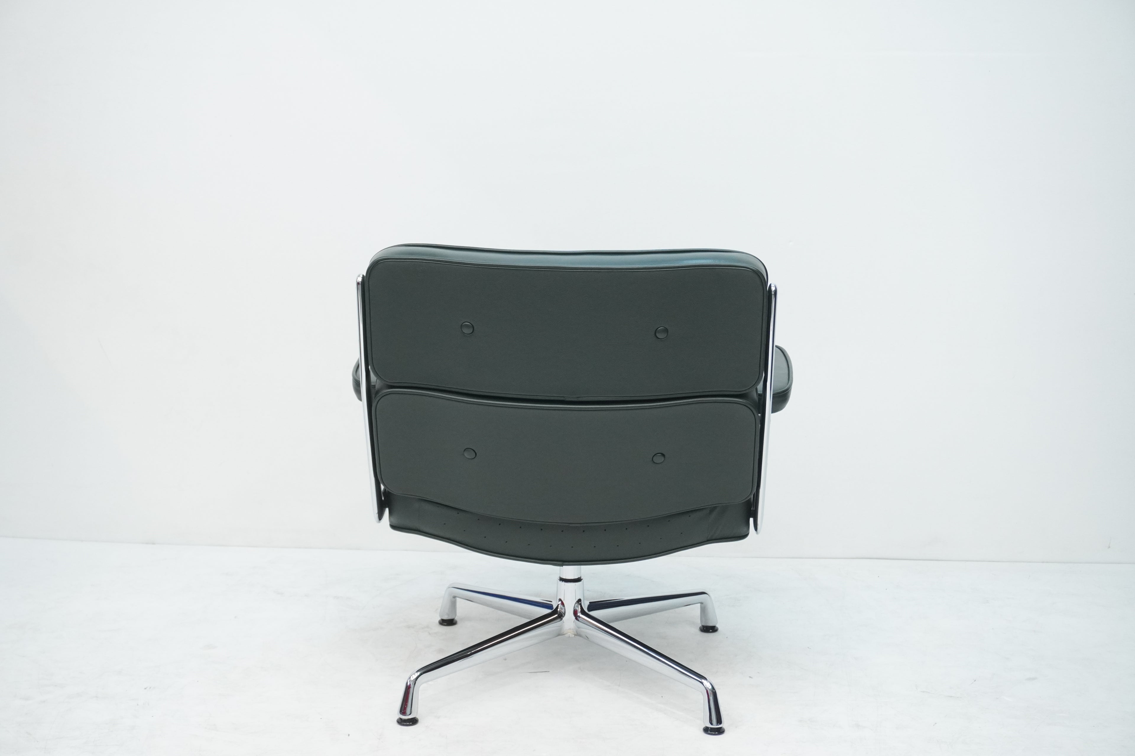 Vitra Eames Lobby Chair ES105 Time Life Chair Leder jade