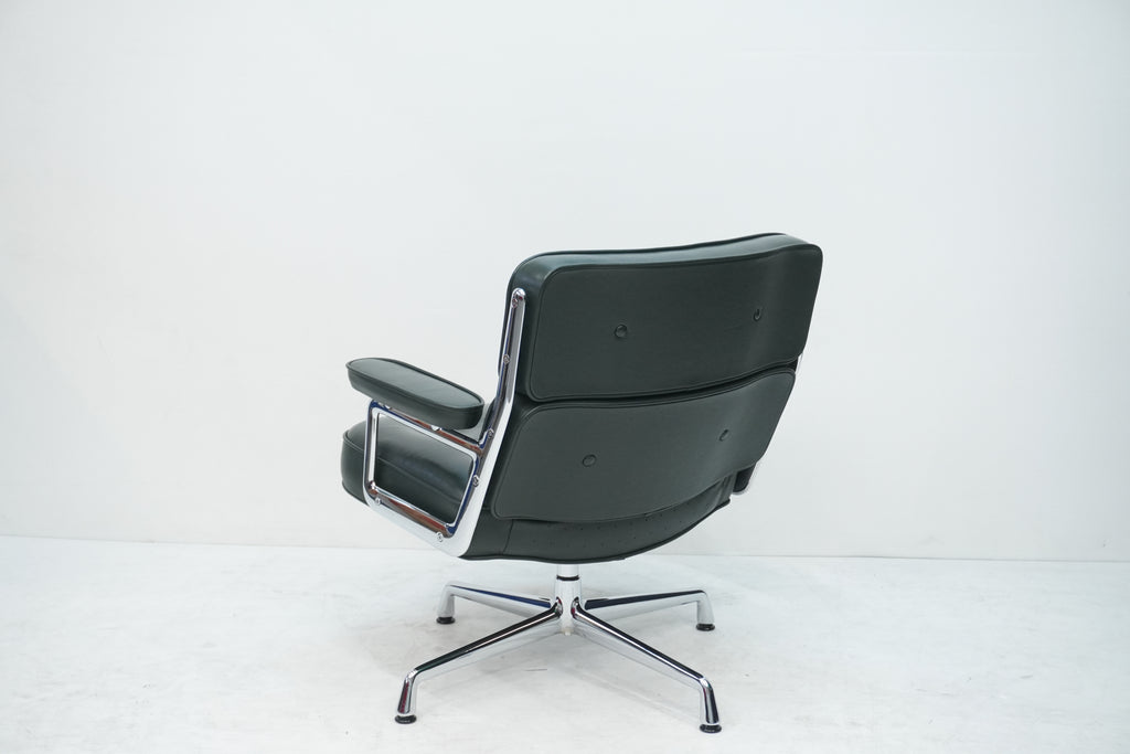 Vitra Eames Lobby Chair ES105 Time Life Chair Leder jade
