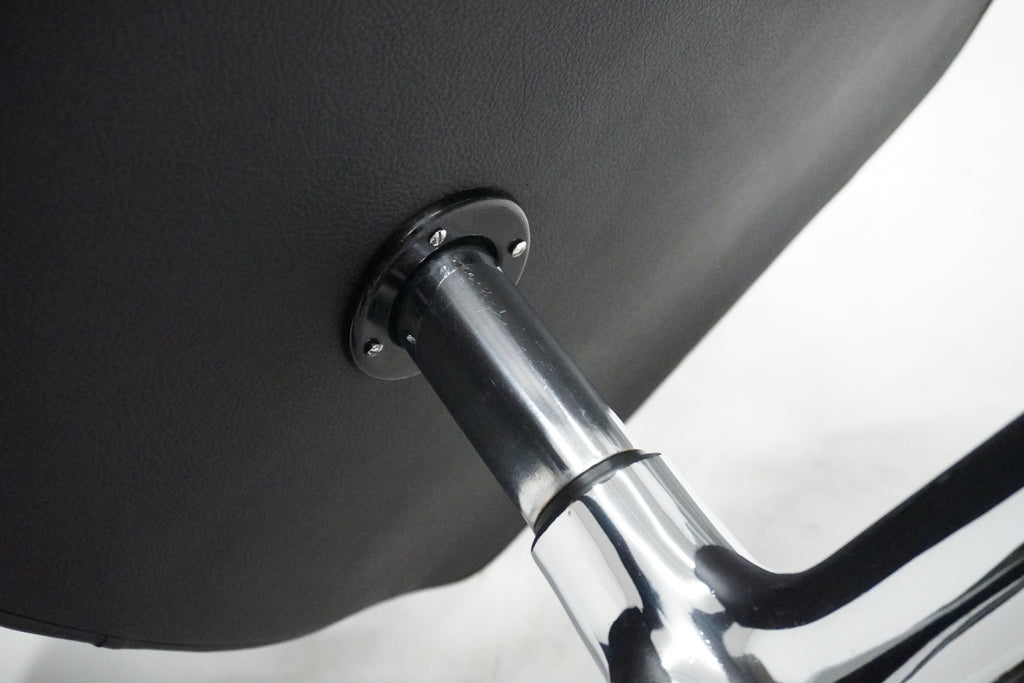 Vitra Eames Lobby Chair ES105 Time Life Chair Leder nero