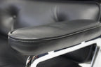 Vitra Eames Lobby Chair ES105 Time Life Chair Leder nero
