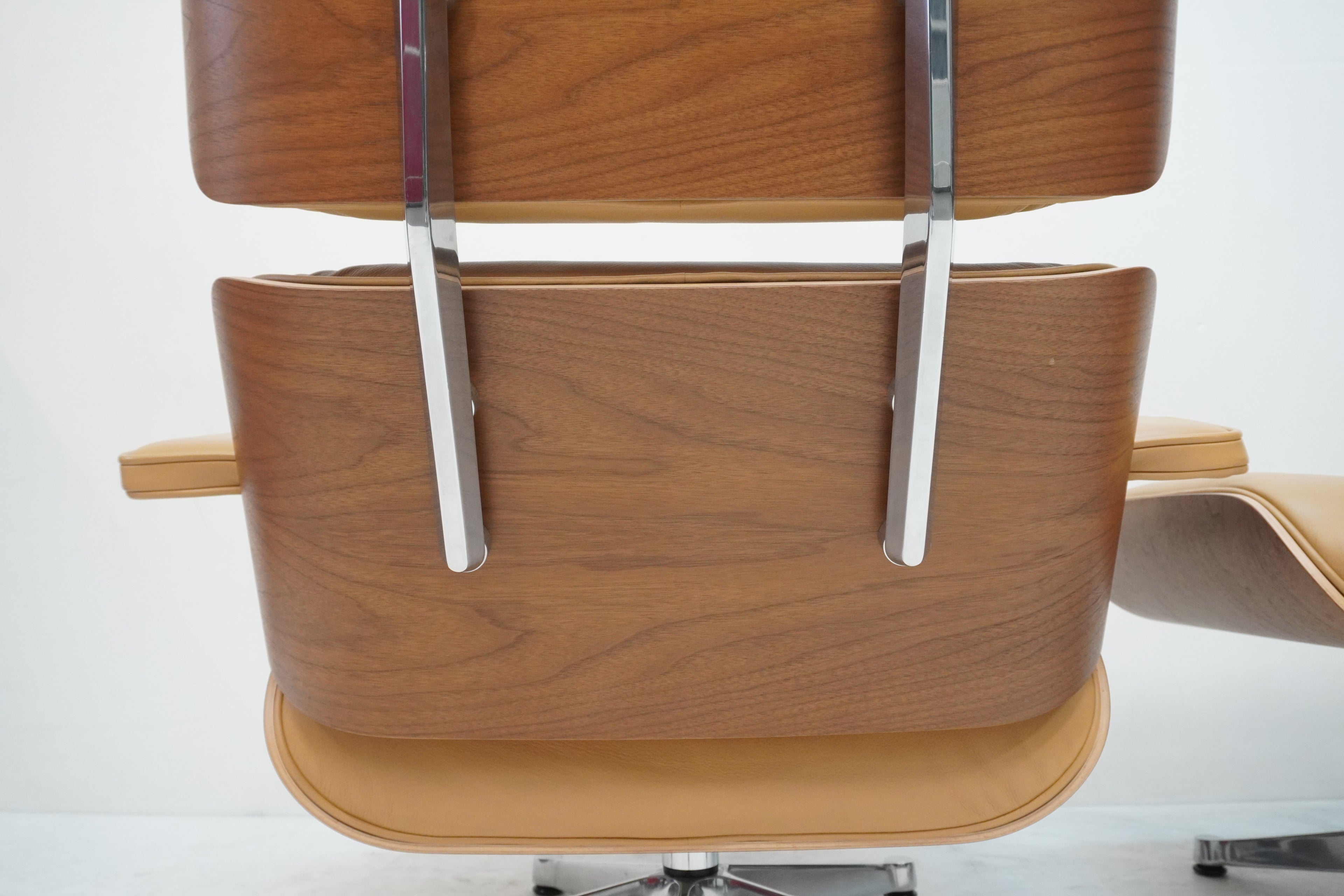 Vitra Eames Lounge Chair neue Masse Leder Cognac Nussbaum